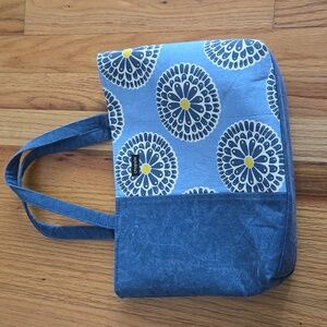 Source Unknown Blue and Yellow Patterned Tote